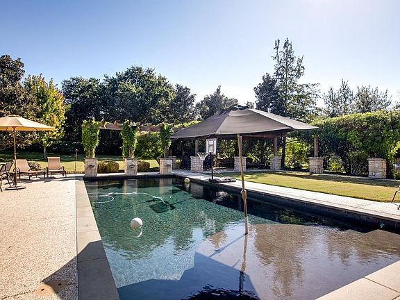 3rd image of 3808 Long Meadow Dr
