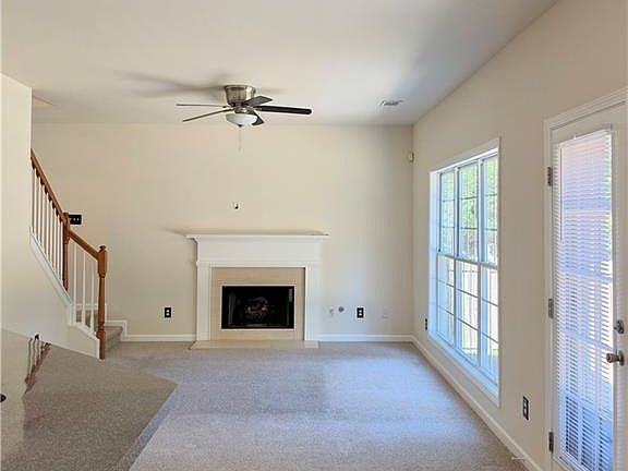 5th image of 165 Clairidge Cir
