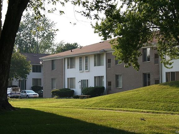 3rd image of 249 N Marias Ave