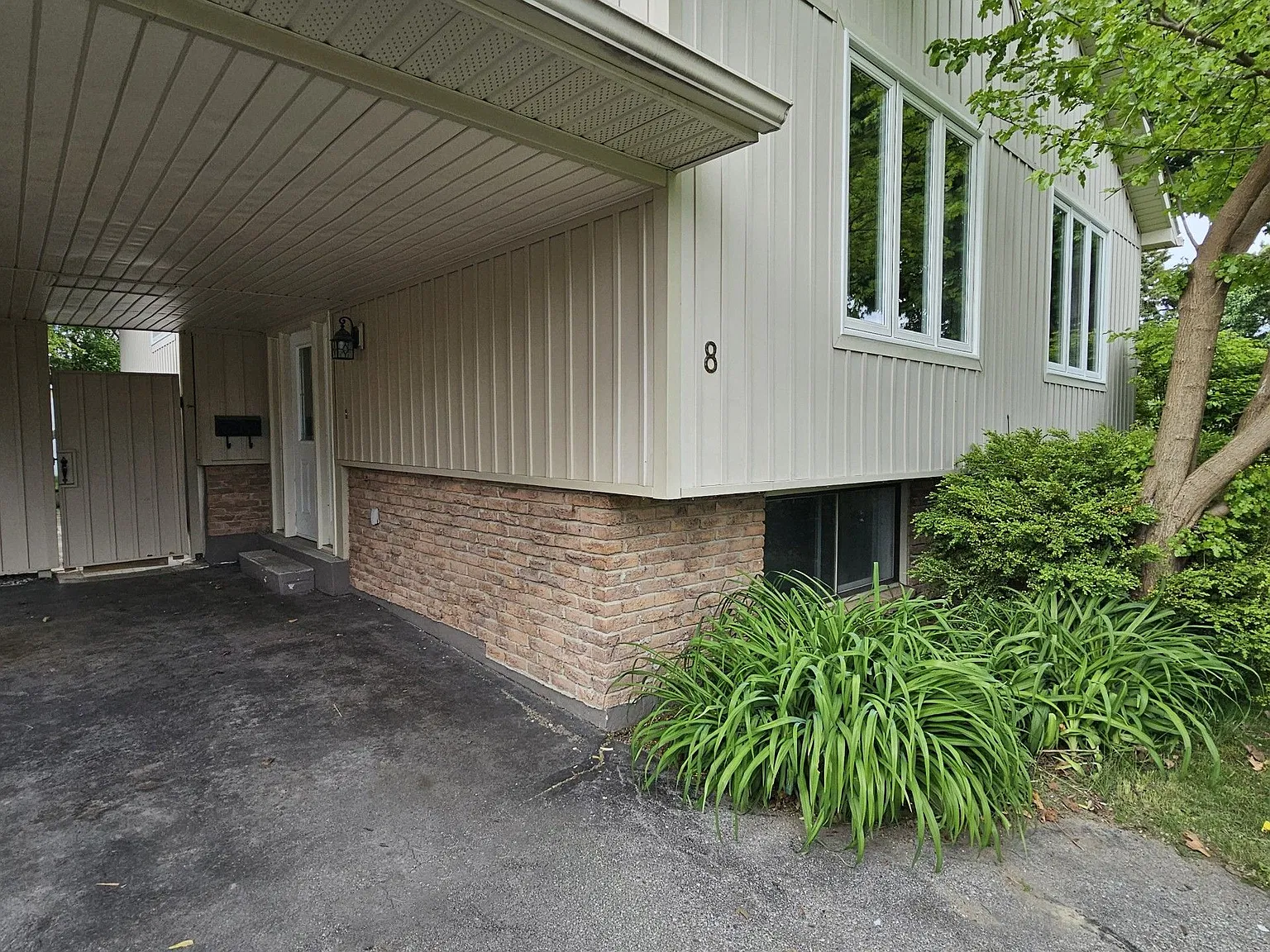 4 bed, $3,800 — Photo 2