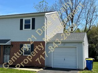 1878 Pineview Dr, York, PA 17408