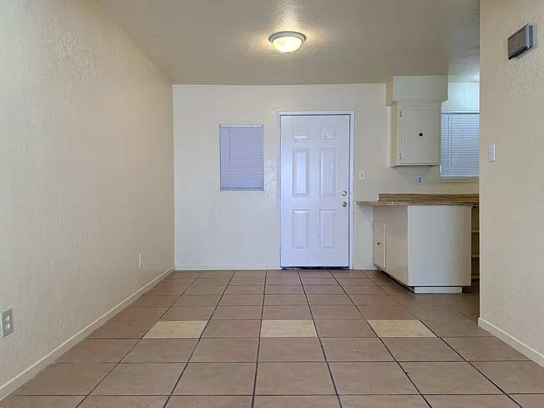 2591 Glen Ave — Photo 7