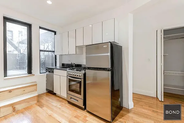 Rented by Bond New York | media 17