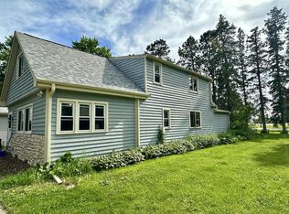 N60W34727 Forest Bay Rd, Oconomowoc, WI 53066