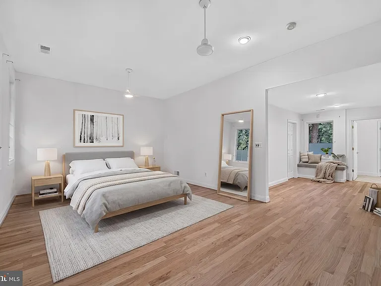 8309 Old Seven Locks Rd — Photo 36
