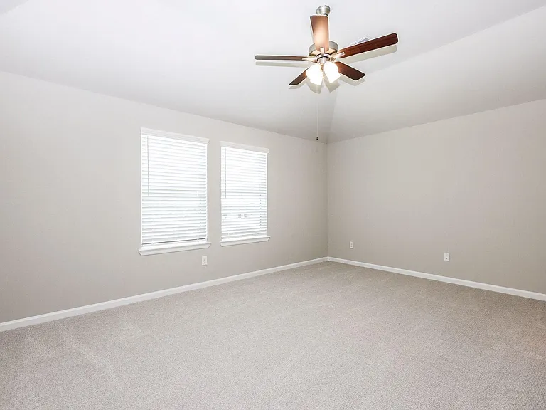 3018 Tres Olive Dr — Photo 13