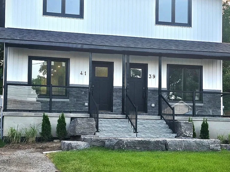 41 Victoria St #UPPER — Photo 1
