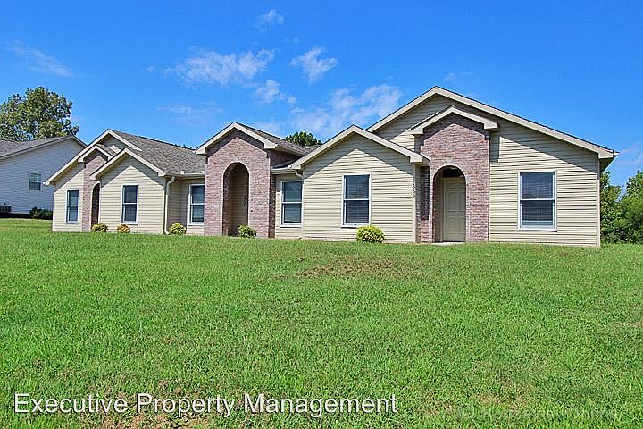 1st image of 2966 Shamrock Cir