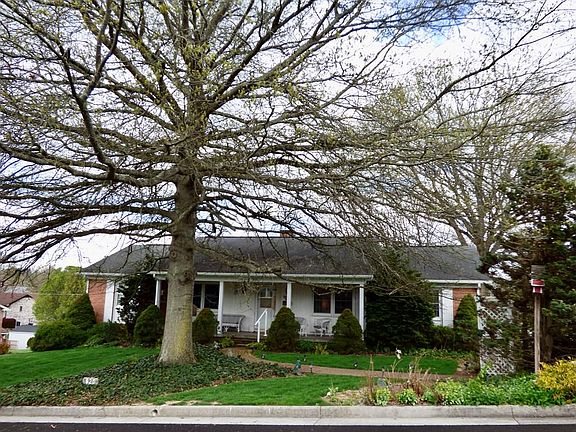 3rd image of 820 N 12th St