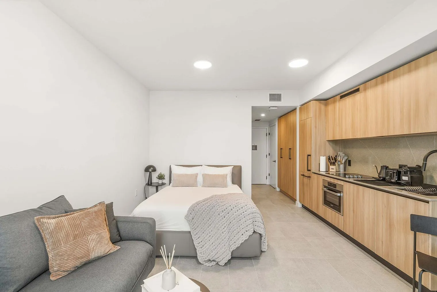 Studio, 1.0 bath, 398 sqft, $3,321 — Photo 4