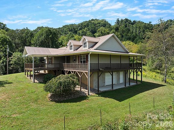 3rd image of 170 Yates Cove Rd