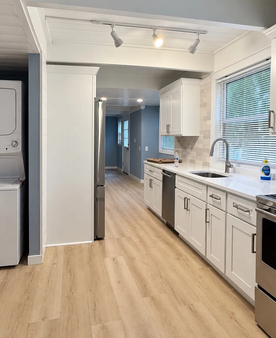 4 bed, 2.5 bath, $4,800 — Photo 2