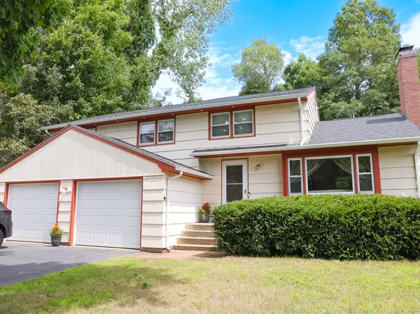 8 Still Lane, West Hartford, CT 06117
