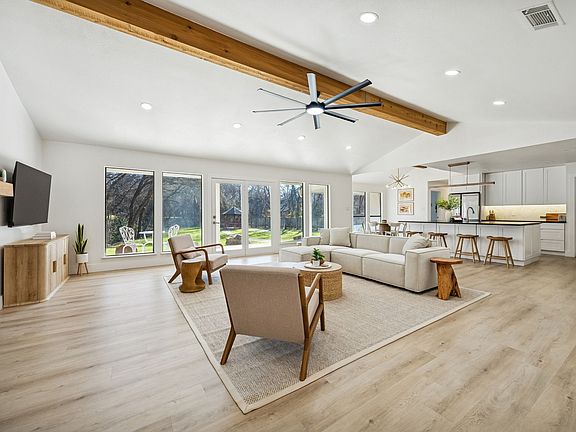 3rd image of 706 Highland Hills Ln