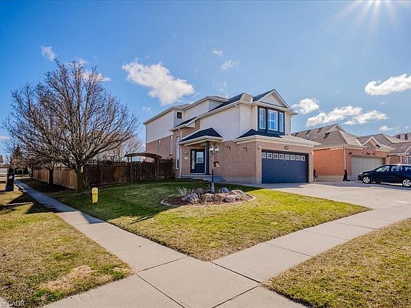 2nd image of 11 Acorn Way