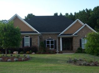 180 Wickham Dr, Tyrone, GA 30290