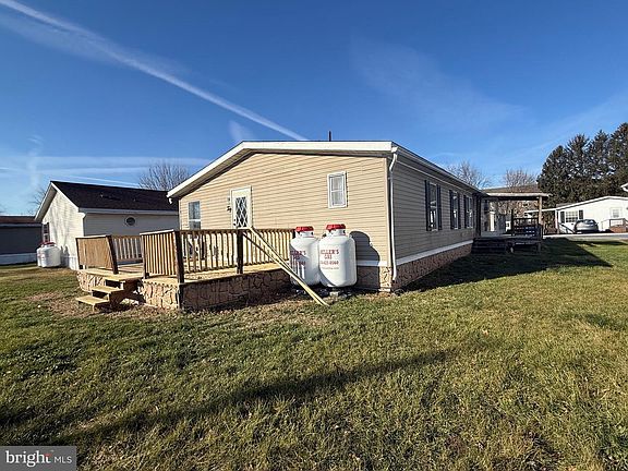 5th image of 100 Lilly Dr