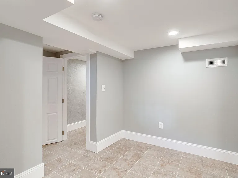 606 Q St NW — Photo 40