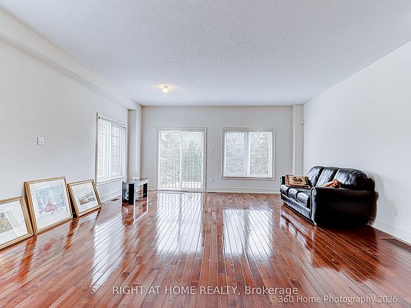 2nd image of 1130 Cawthra Rd #2