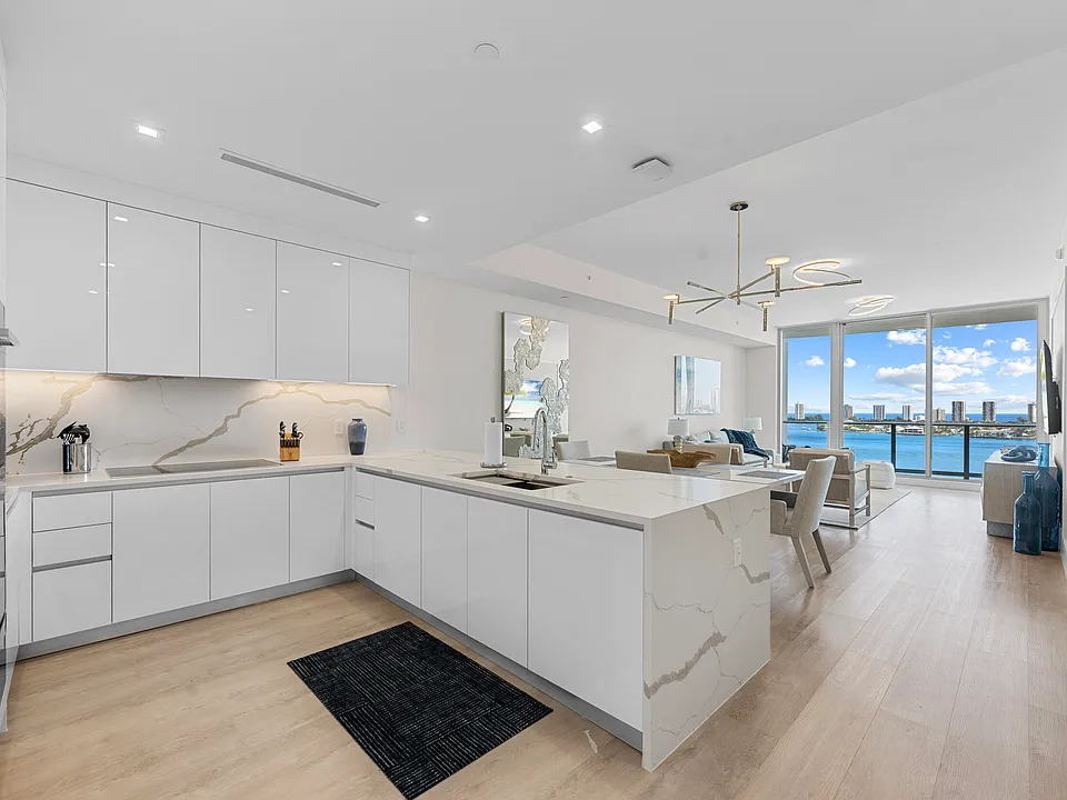 220 Lake Shore Dr #1410