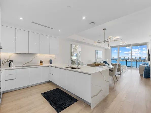 220 Lake Shore Dr Unit 1410, West Palm Beach, FL 33403