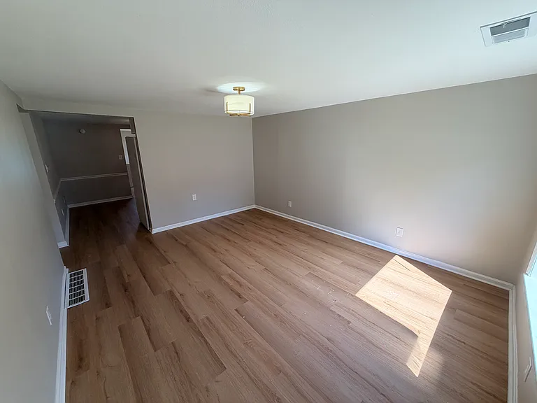 241 Kahl Ct — Photo 7