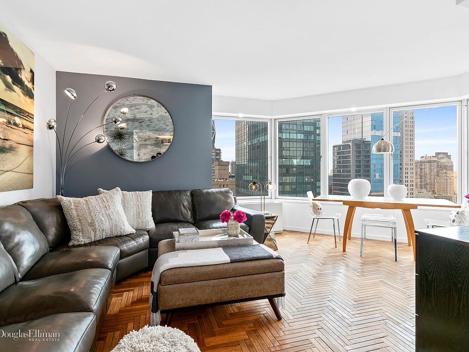 1st image of 150 W 56th St APT 3307