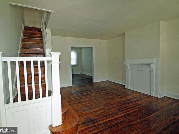 4th image of 5720 N Woodstock St