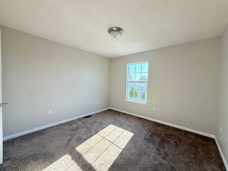 135 Woods Trl — Photo 11