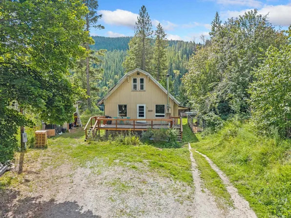 102 Washington St, Metaline Falls, WA 99153