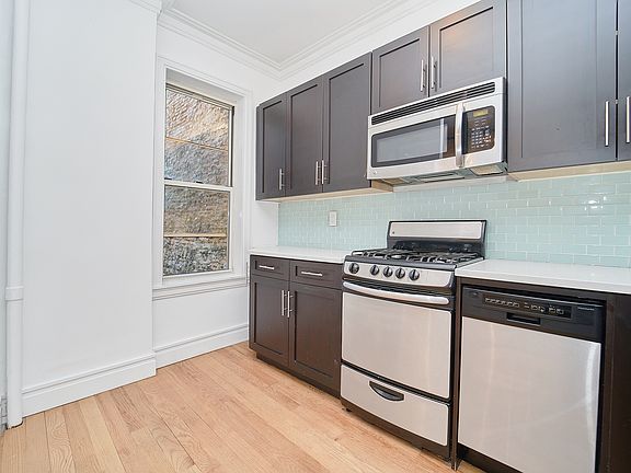 3rd image of 42 Grove St APT 5D