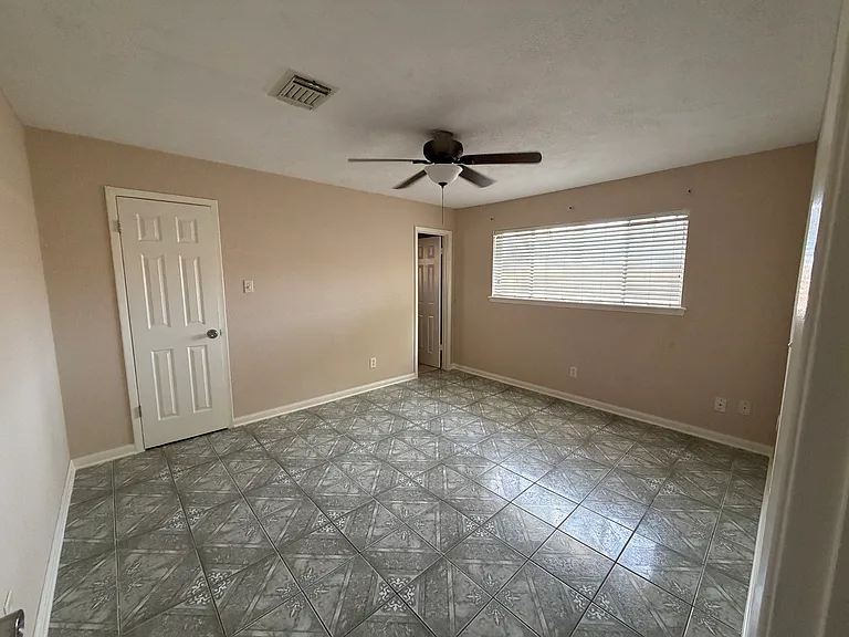 4907 Parkland St — Photo 7