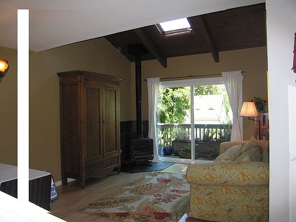 Living Room w/Fireplace