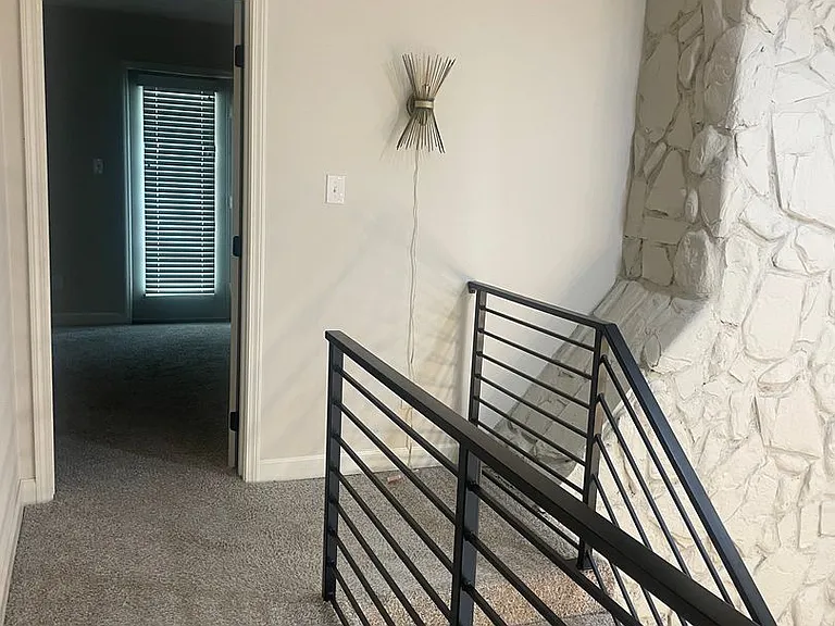 1900 Ridgecrest Dr #201 — Photo 17