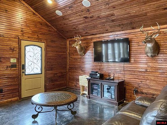 3rd image of 361 Chinquapin Dr