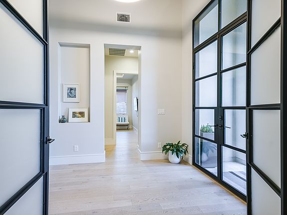 4th image of 8313 Carranzo Dr