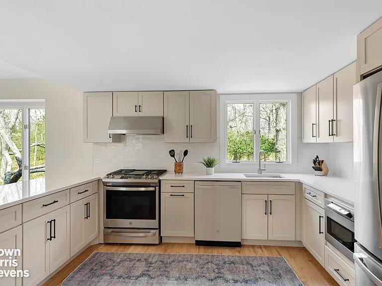 9 Devon Landing Dr — Photo 5