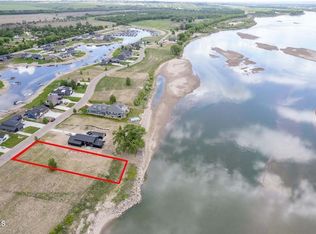 6224 Misty Waters Dr, Bismarck, ND 58503