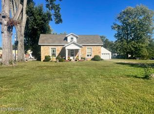 607 N Spring St, Livingston, TN 38570