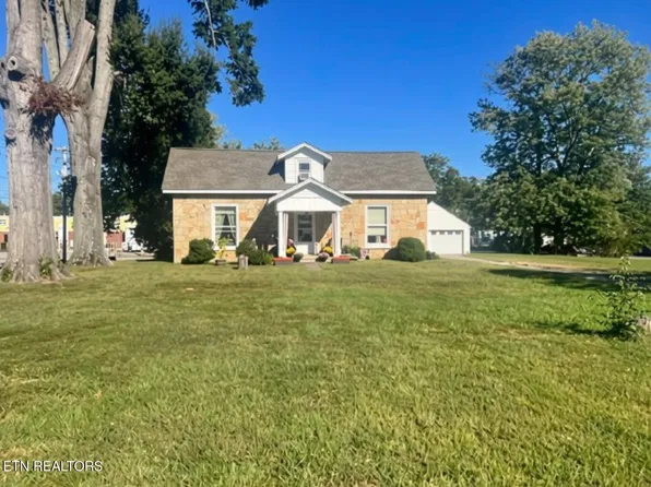 607 N Spring St, Livingston, TN 38570