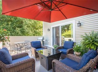 87 Canaan Rd APT 1F, Salisbury, CT 06068