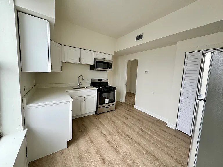 908 S Loomis St #4R — Photo 4