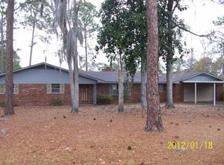 101 Pine Lake Dr, Brunswick, GA 31525