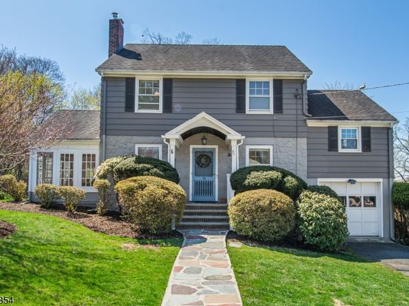 12 Harding Rd, West Caldwell Twp., NJ 07006