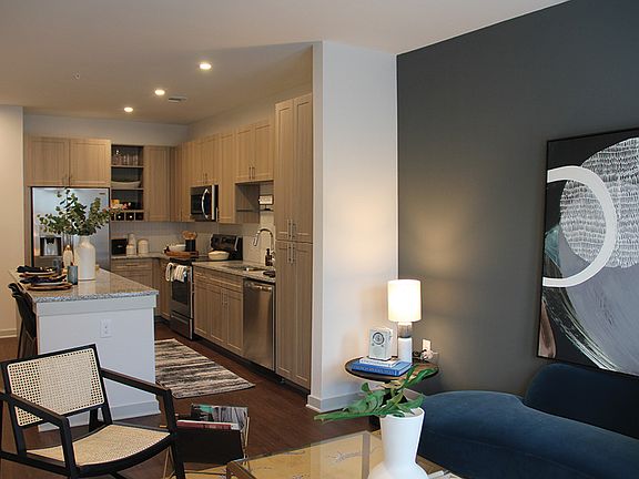 2nd image of 200 W Daggett Ave #3446154