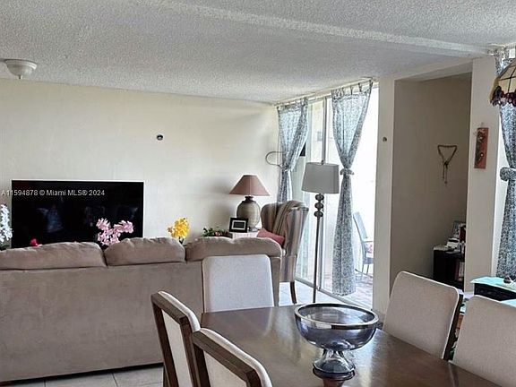 4th image of 9139 Fontainebleau Blvd APT 4