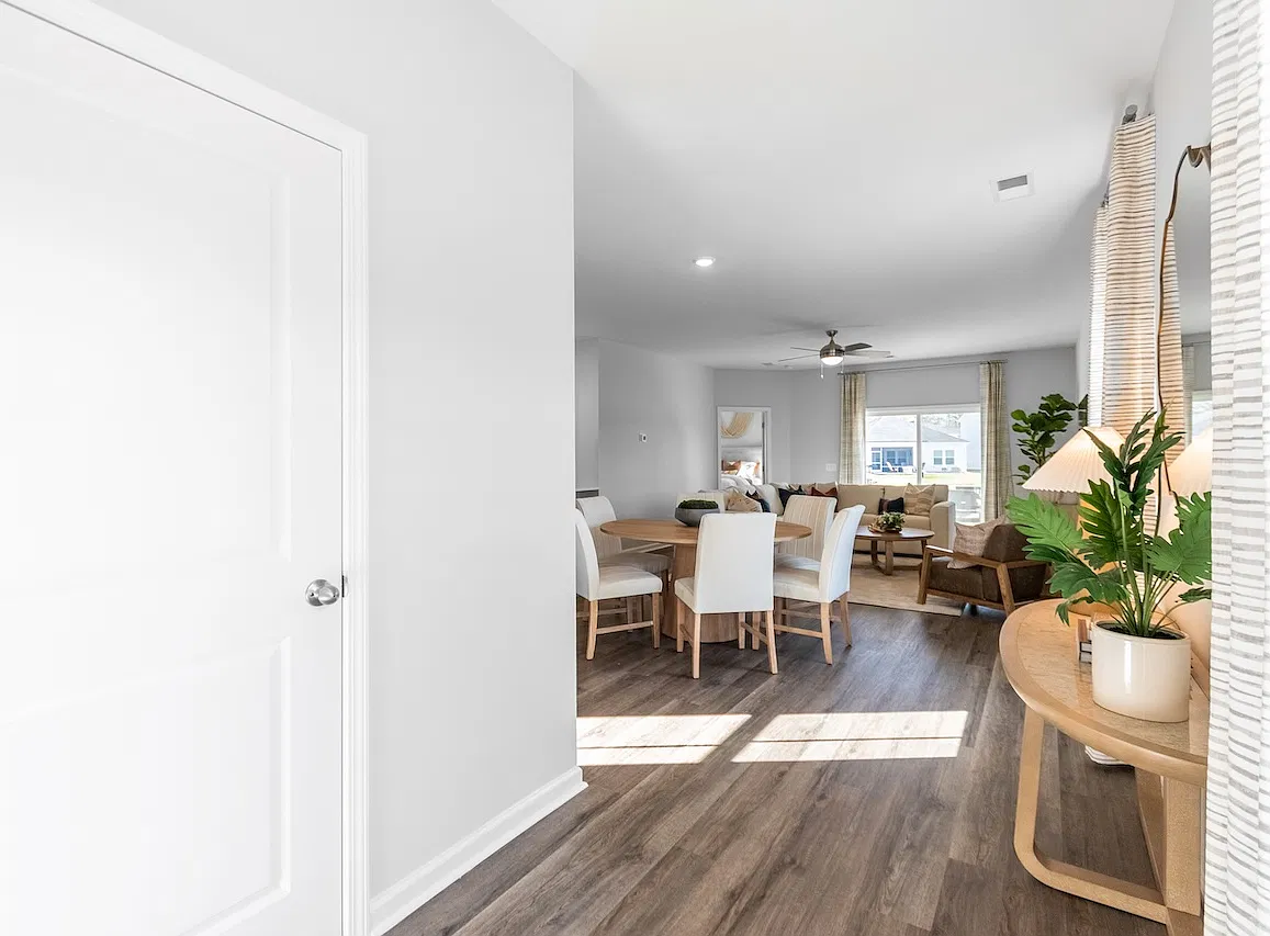 4 bed, 2.5 bath, 2291 sqft, $3,300 — Photo 3