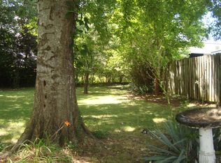 376 College St, Bruceton, TN 38317