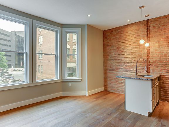 5th image of 209-211 Walnut St #6