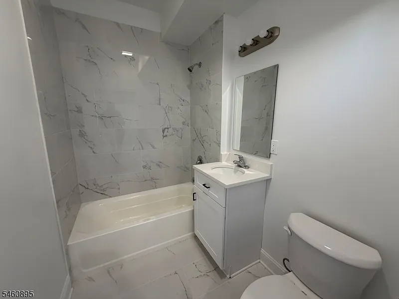Studio, 1.0 bath, $1,100 — Photo 2